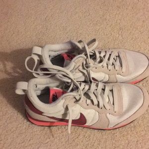 Nike Internationalist